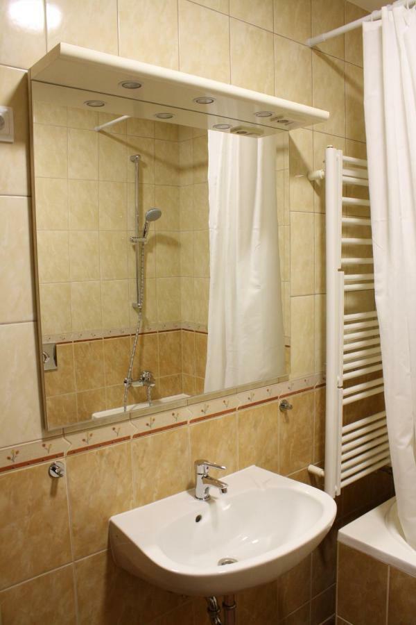Hotel Kedvenc Vendeghaz Miszkolc Zewnętrze zdjęcie