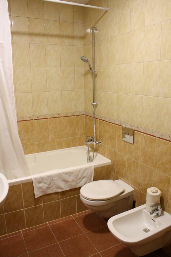 Hotel Kedvenc Vendeghaz Miszkolc Zewnętrze zdjęcie